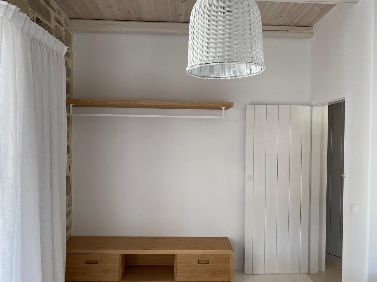 Laini Luxury Suites Pombia Esterno foto