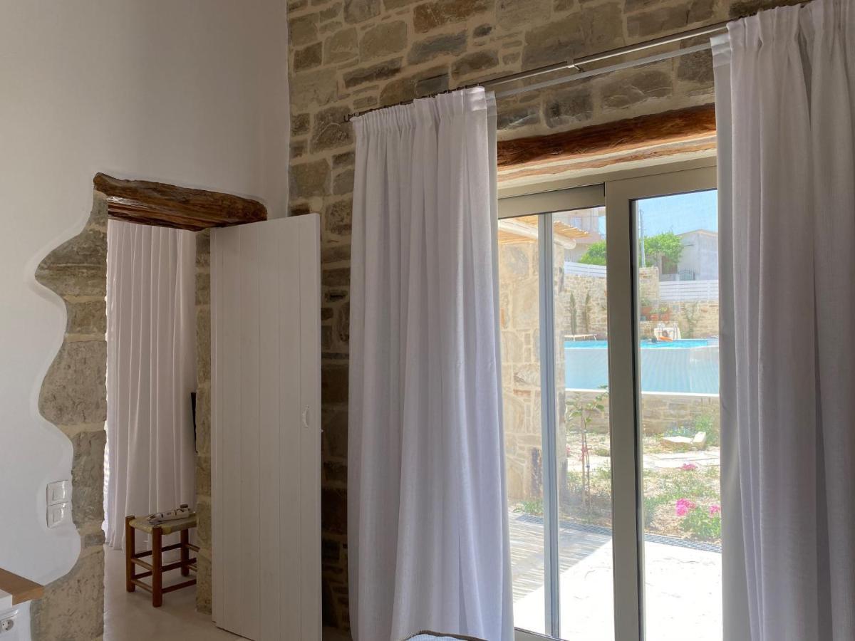 Laini Luxury Suites Pombia Esterno foto