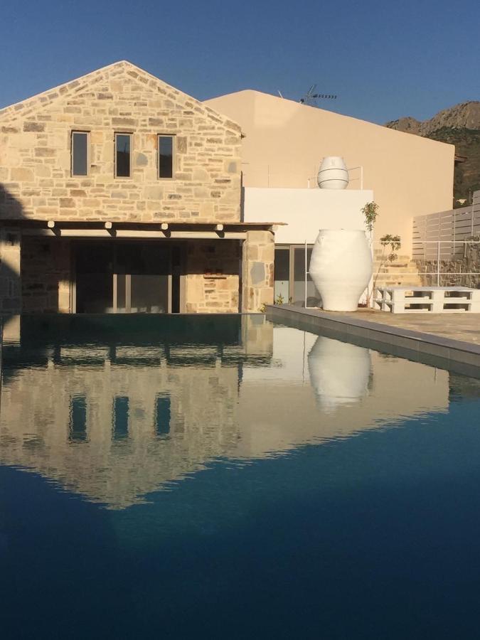 Laini Luxury Suites Pombia Esterno foto