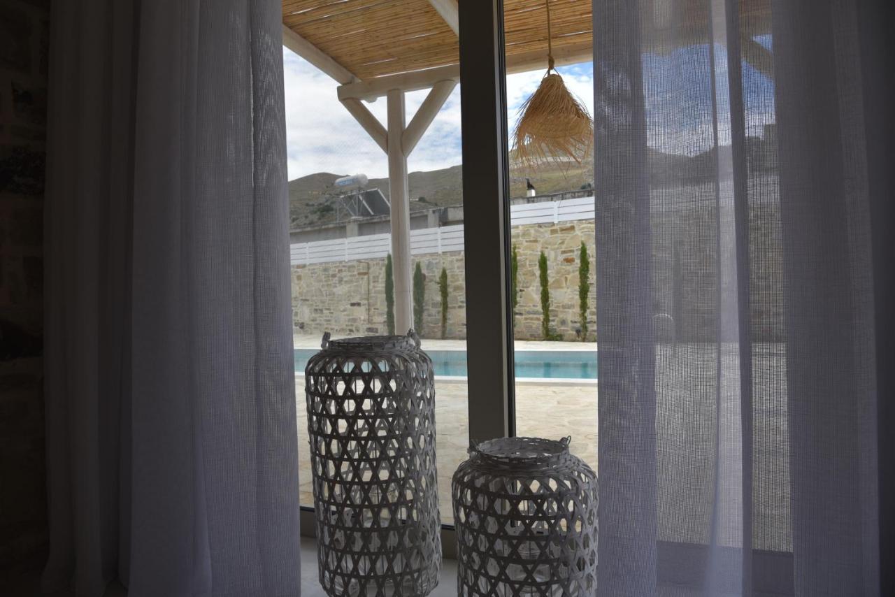 Laini Luxury Suites Pombia Esterno foto