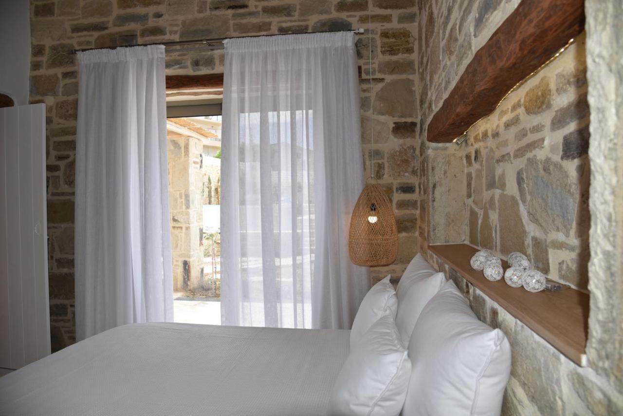 Laini Luxury Suites Pombia Esterno foto