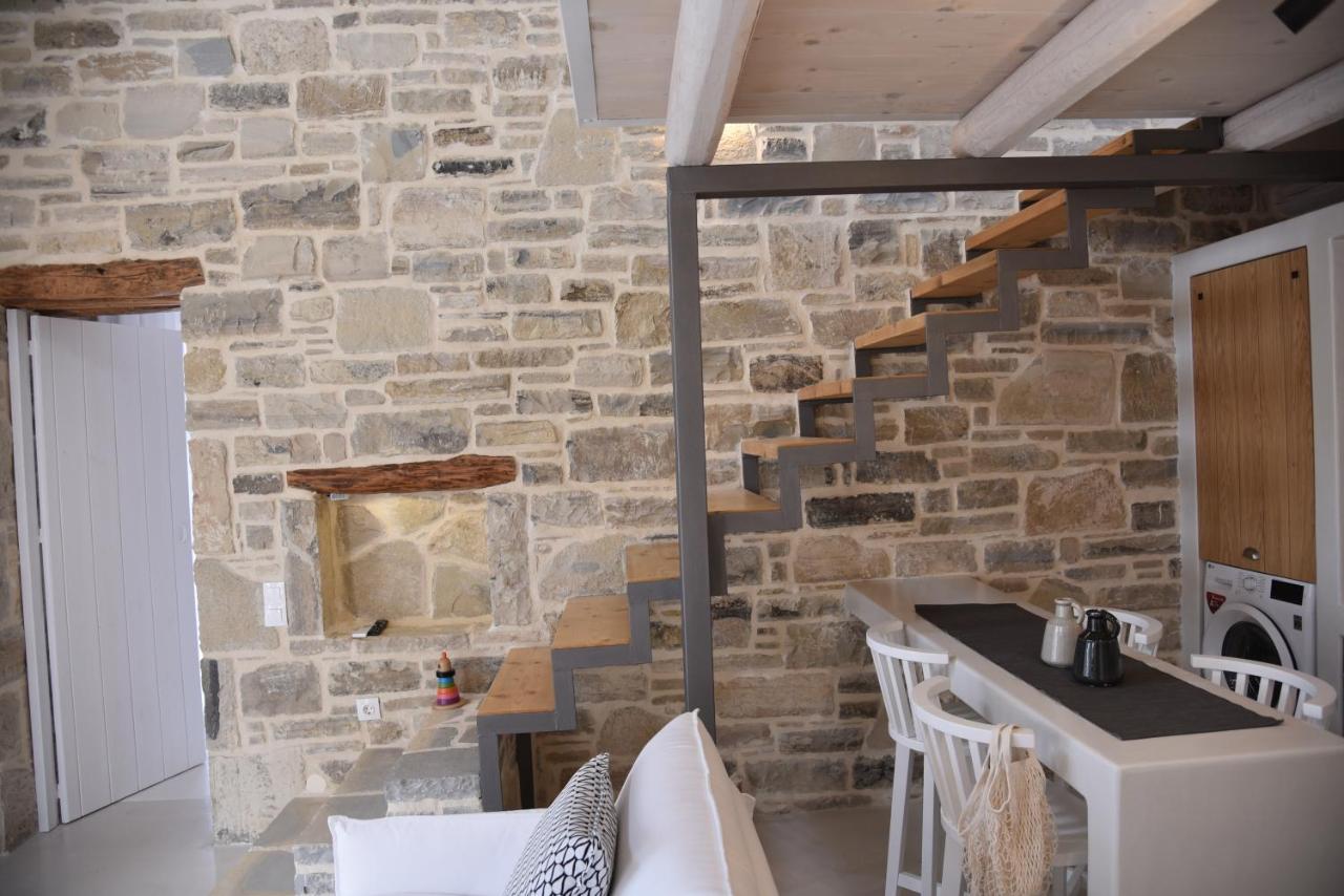 Laini Luxury Suites Pombia Esterno foto