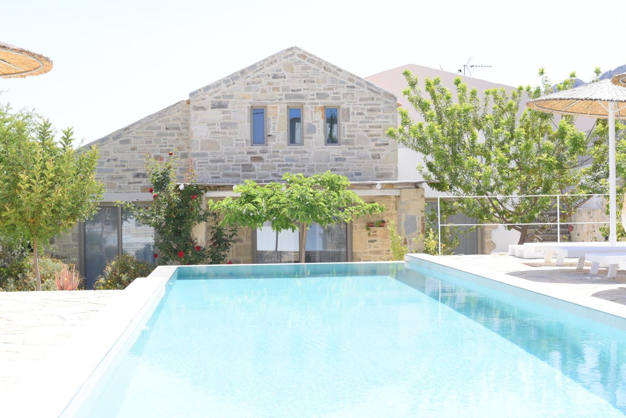 Laini Luxury Suites Pombia Esterno foto